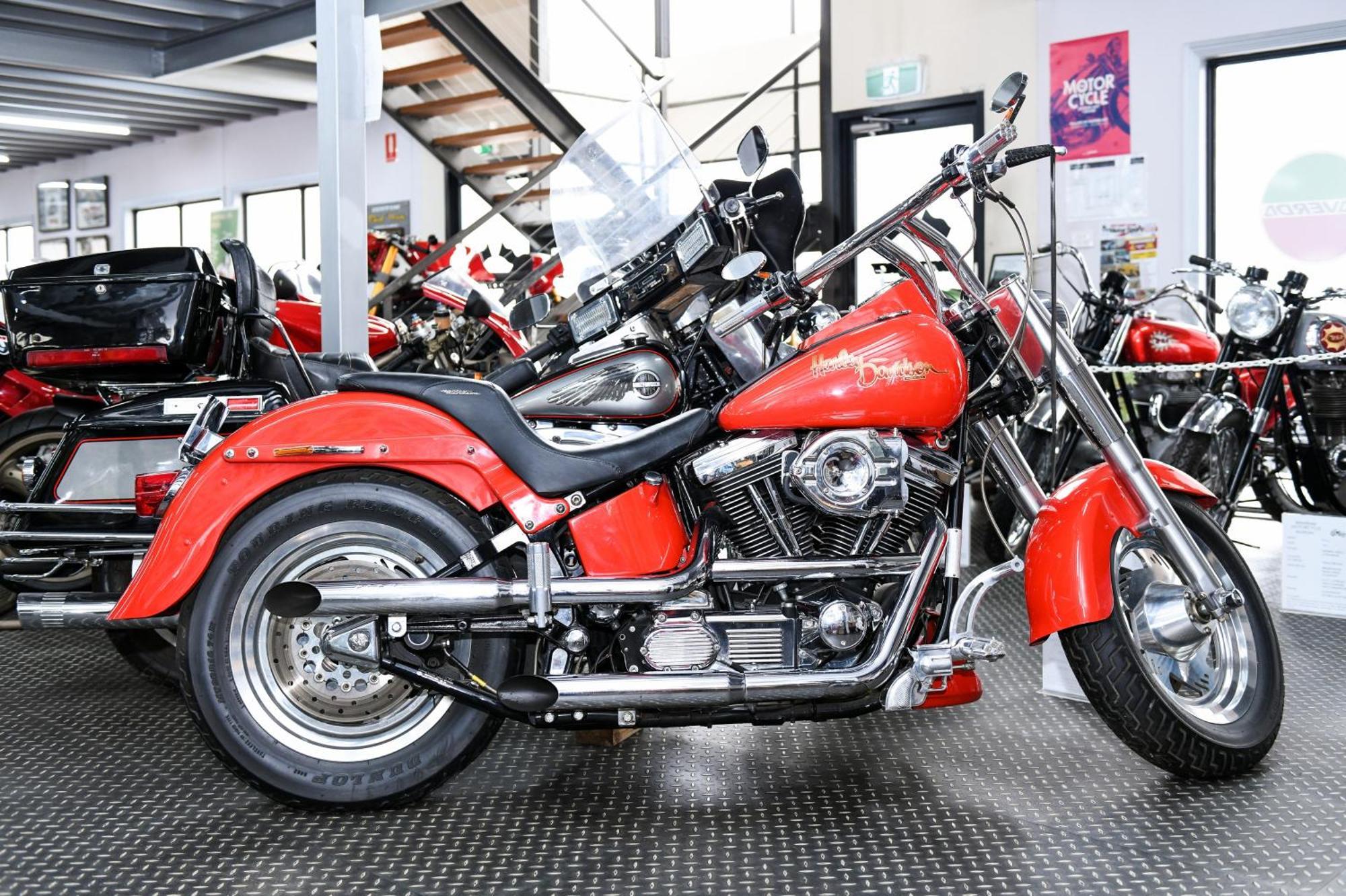 Powerhouse Hotel Tamworth By Rydges Exterior foto 2004 Softail Fat Boy
